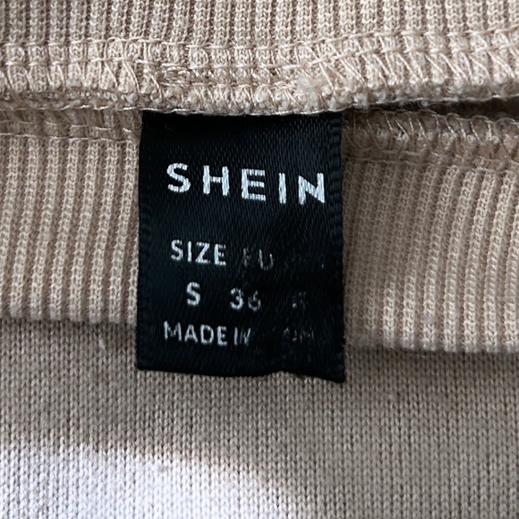 woman’s size medium graphic sweatshirt (worn once) - Picture 2 of 2